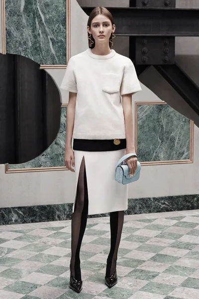 Look 14